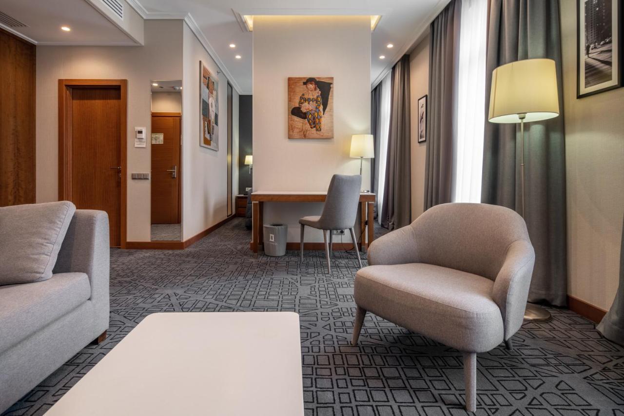 Studio,1022070166:JPEG